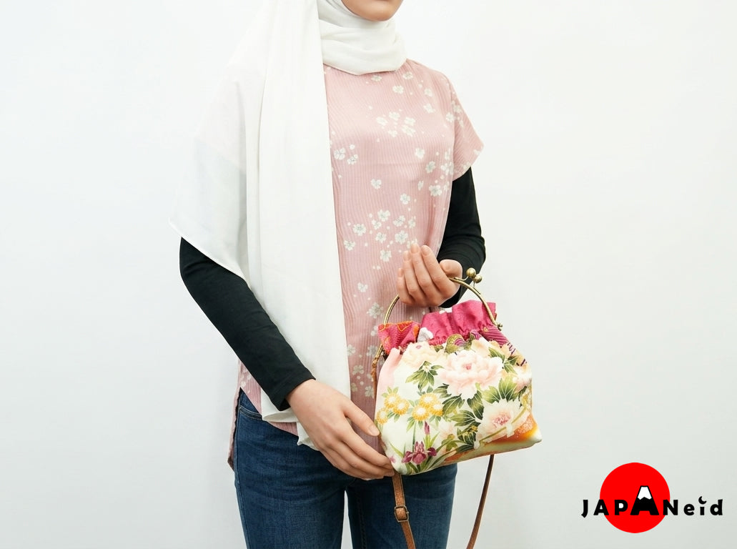 Kimono Gamaguchi Handbag — White × Floral
